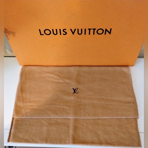 Louis Vuitton Dustbag for Crossbody or Large Clutch EUC SOLD SOLD SOLD SOLD SOLD - Picture 2 of 4